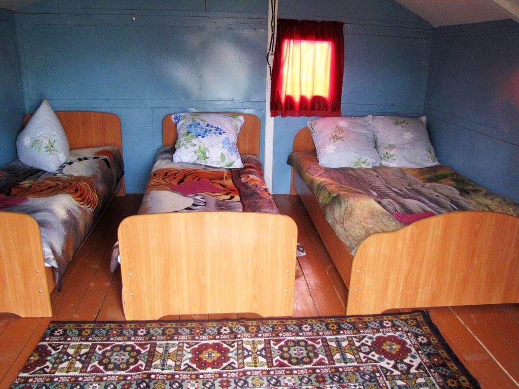 Hôtel Baza Otdykha Pervaya Expeditsiya à Khoujir Chambre photo